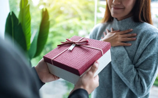 What Are Custom Gifts and Why Are They Popular?